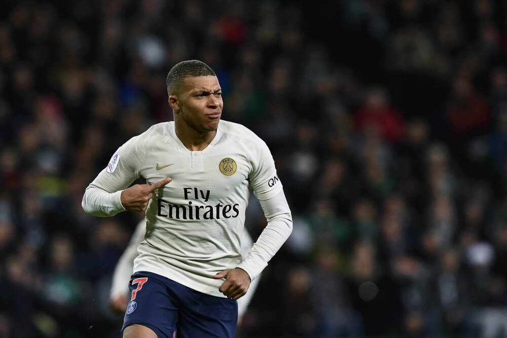 世体：巴萨冬窗想买顶级球员，内部频繁提引进穆里略失败案例